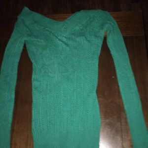Green cozy knit GUESS sweater!